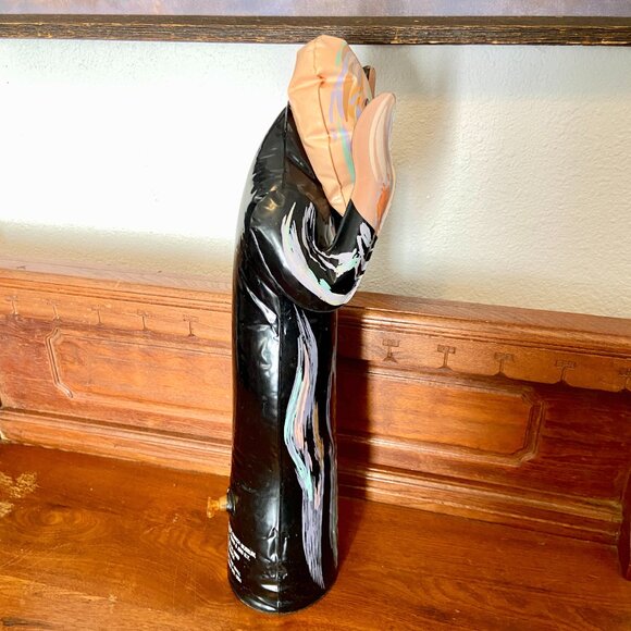 “THE SCREAM" Edvard Munch Inflatable Figurine 19" Doll Blow-Up Vintage 1993 - Picture 3 of 9